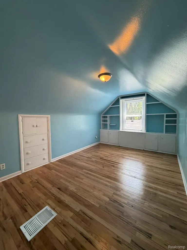 160 Ascot Avenue Waterford Charter Township MI 48328