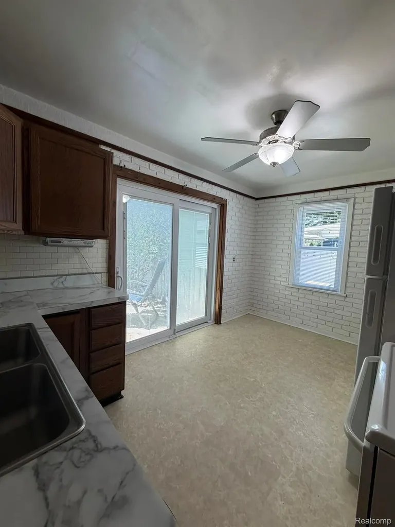 160 Ascot Avenue Waterford Charter Township MI 48328