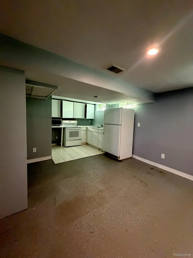 160 Ascot Avenue Waterford Charter Township MI 48328