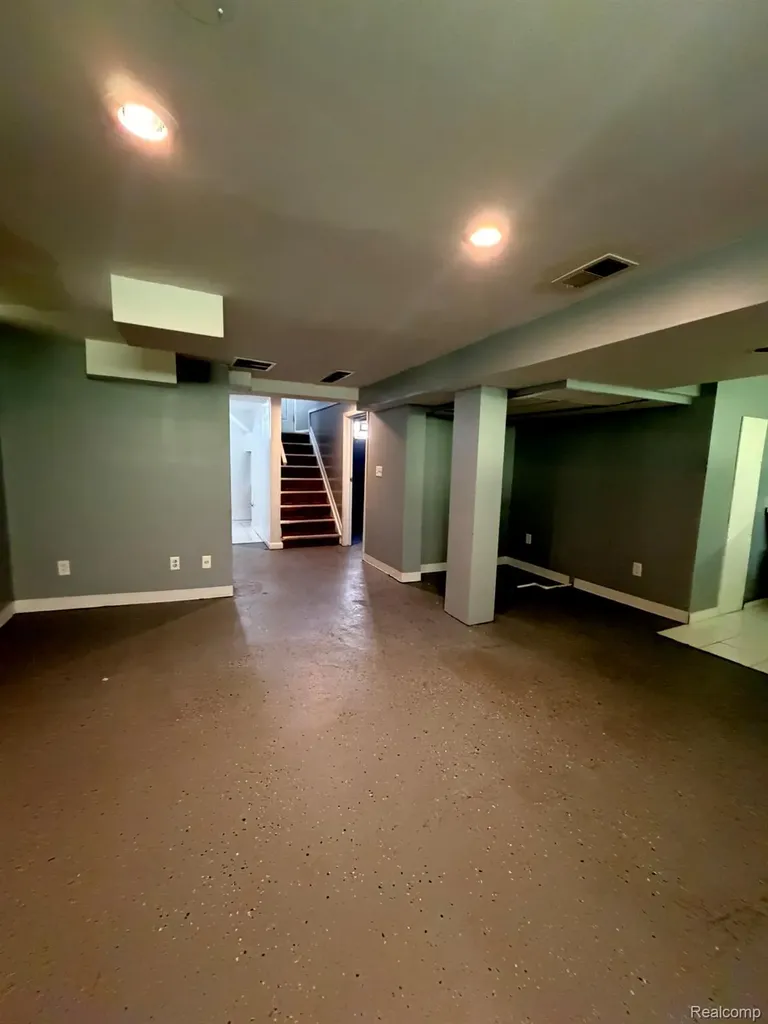 160 Ascot Avenue Waterford Charter Township MI 48328