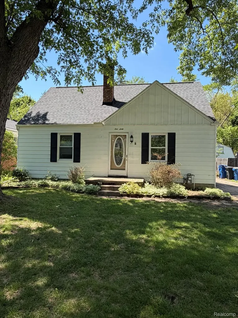 160 Ascot Avenue Waterford Charter Township MI 48328