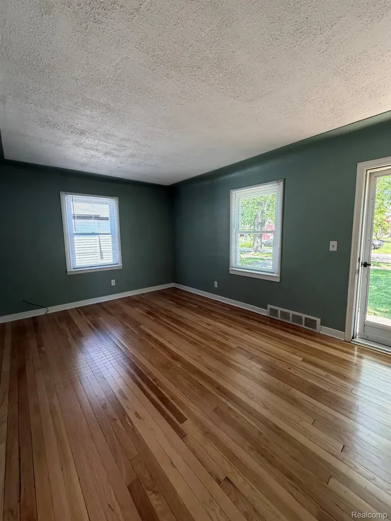 160 Ascot Avenue Waterford Charter Township MI 48328