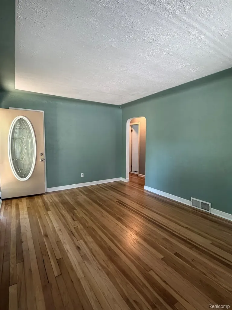 160 Ascot Avenue Waterford Charter Township MI 48328