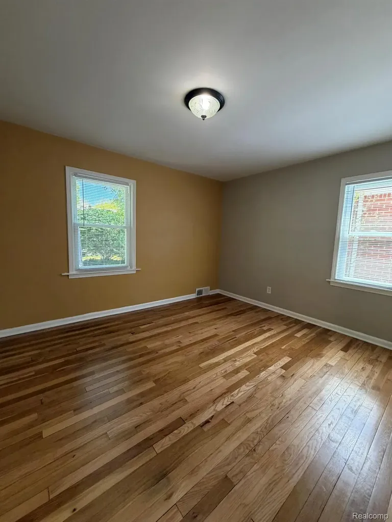 160 Ascot Avenue Waterford Charter Township MI 48328