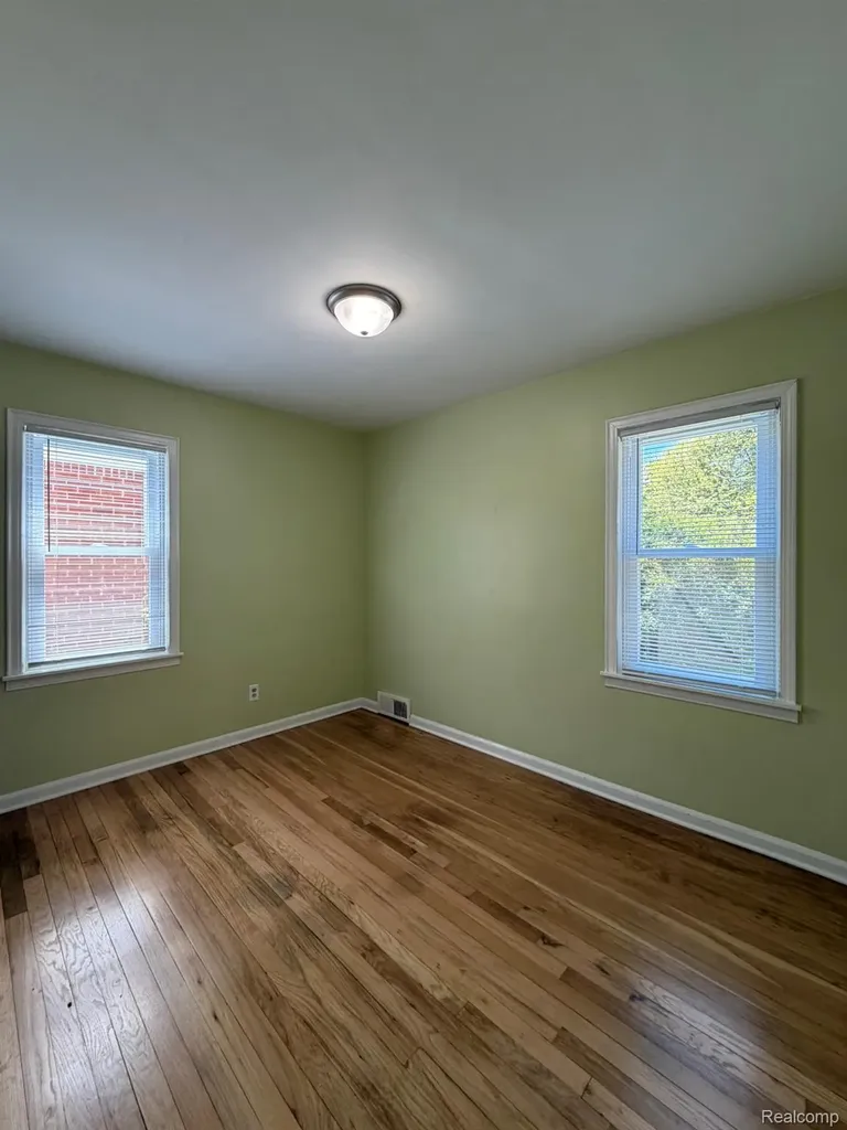 160 Ascot Avenue Waterford Charter Township MI 48328