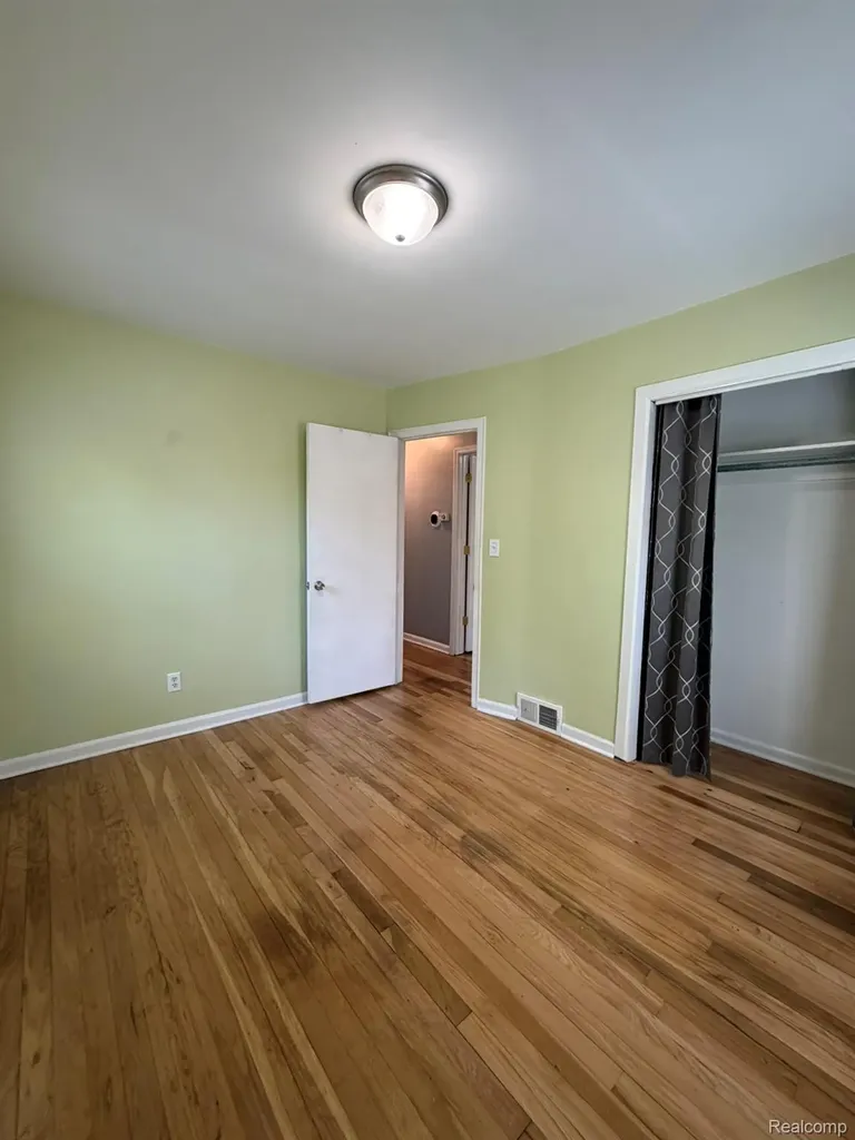 160 Ascot Avenue Waterford Charter Township MI 48328