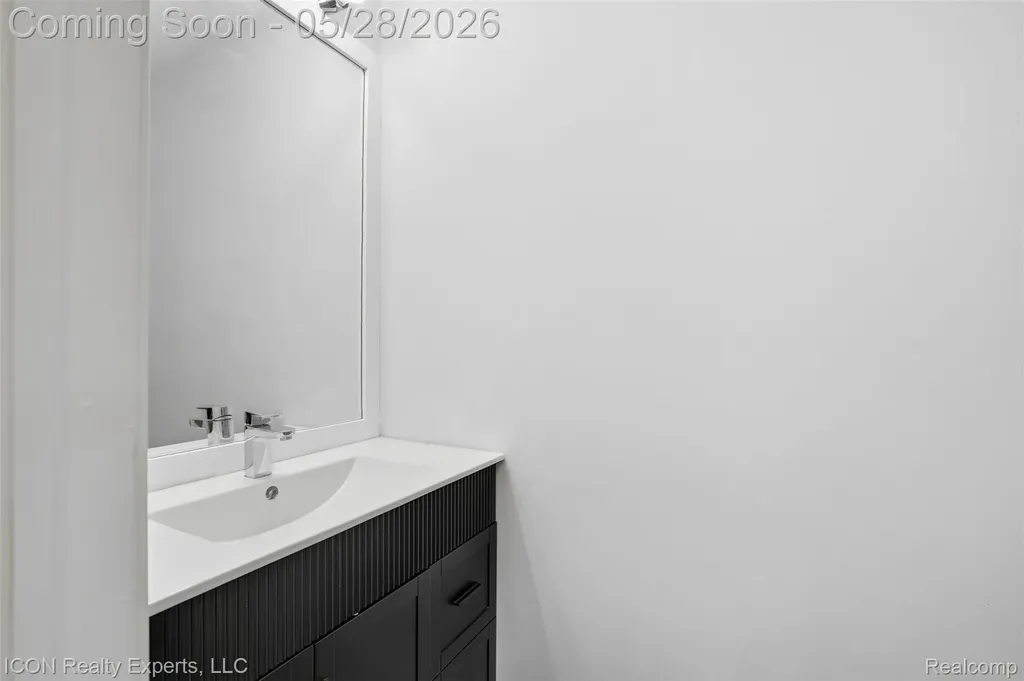 1028 Knightsbridge Road Canton Charter Township MI 48187