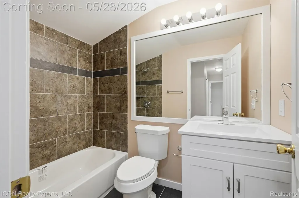 1028 Knightsbridge Road Canton Charter Township MI 48187