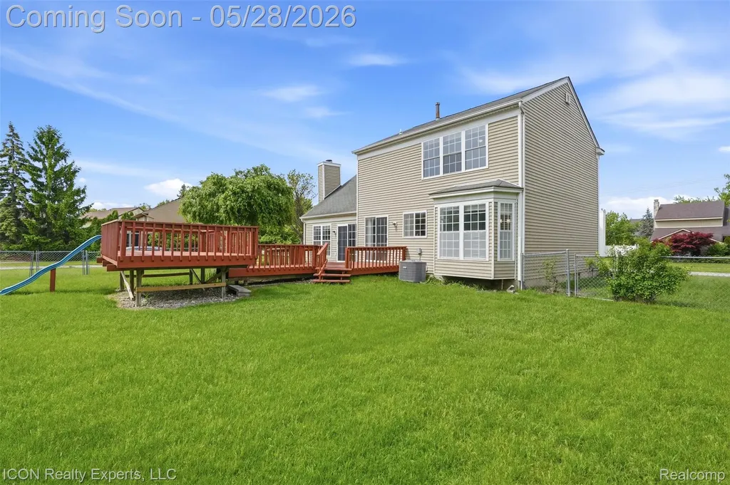 1028 Knightsbridge Road Canton Charter Township MI 48187