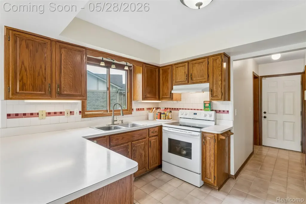 3583 Yardly Court Sterling Heights City MI 48310