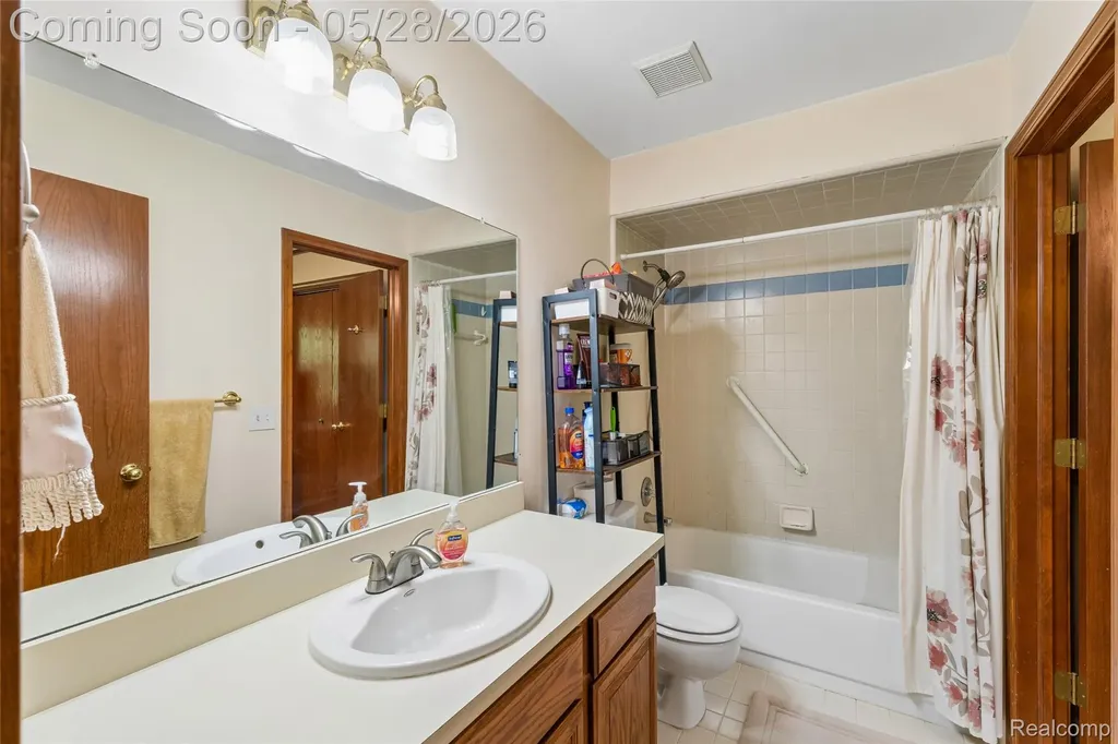 3583 Yardly Court Sterling Heights City MI 48310