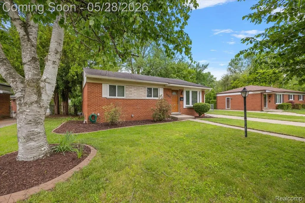 23015 Tuck Road Farmington Hills City MI 48336