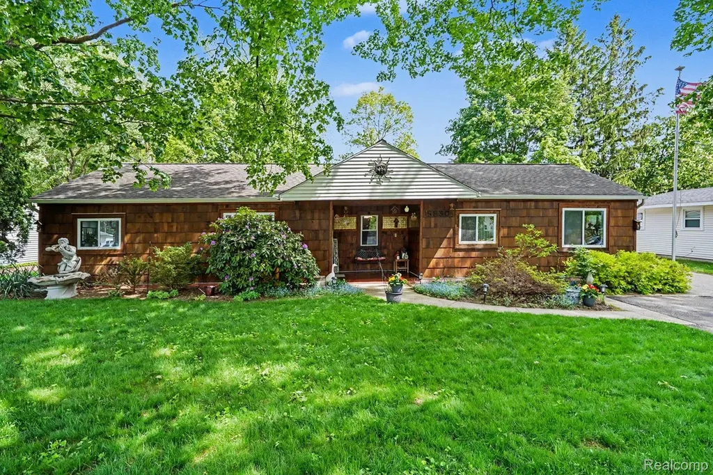 5830 Eldridge Drive Waterford Charter Township MI 48327
