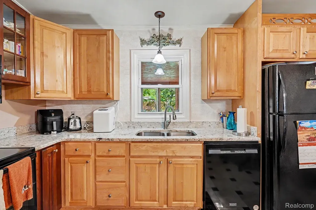 5830 Eldridge Drive Waterford Charter Township MI 48327