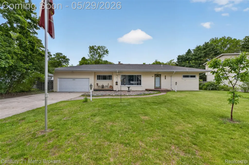 985 S Park Street Highland Charter Township MI 48356