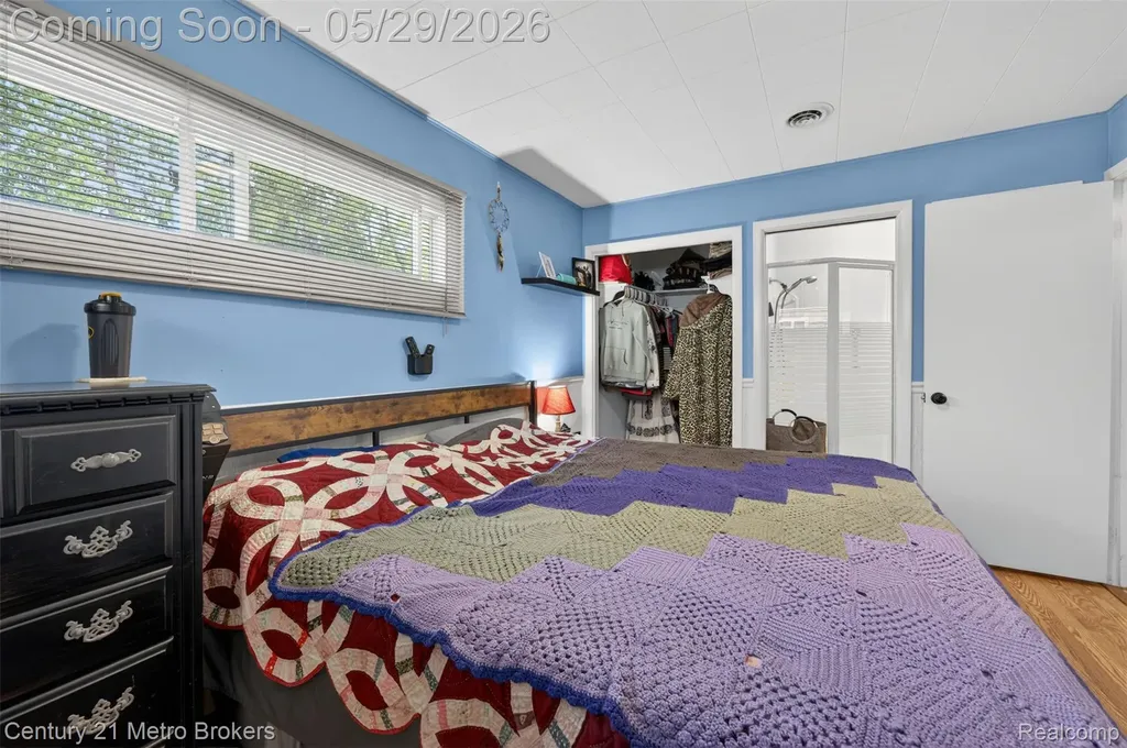 985 S Park Street Highland Charter Township MI 48356