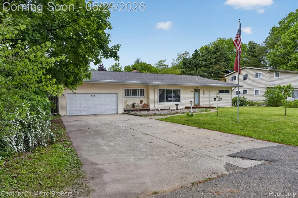 985 S Park Street Highland Charter Township MI 48356