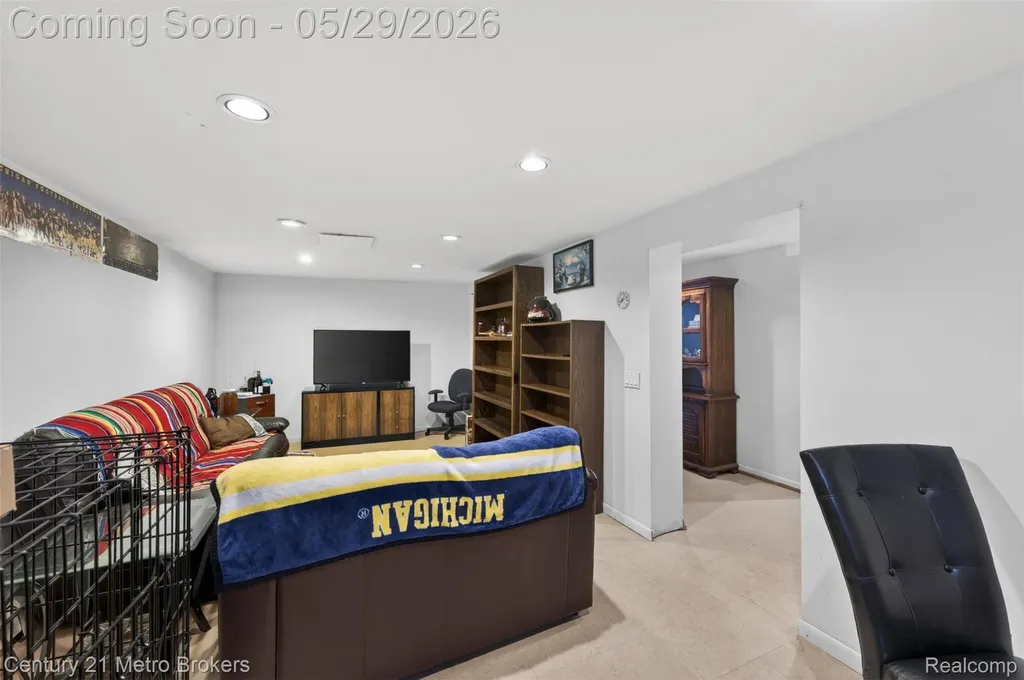985 S Park Street Highland Charter Township MI 48356