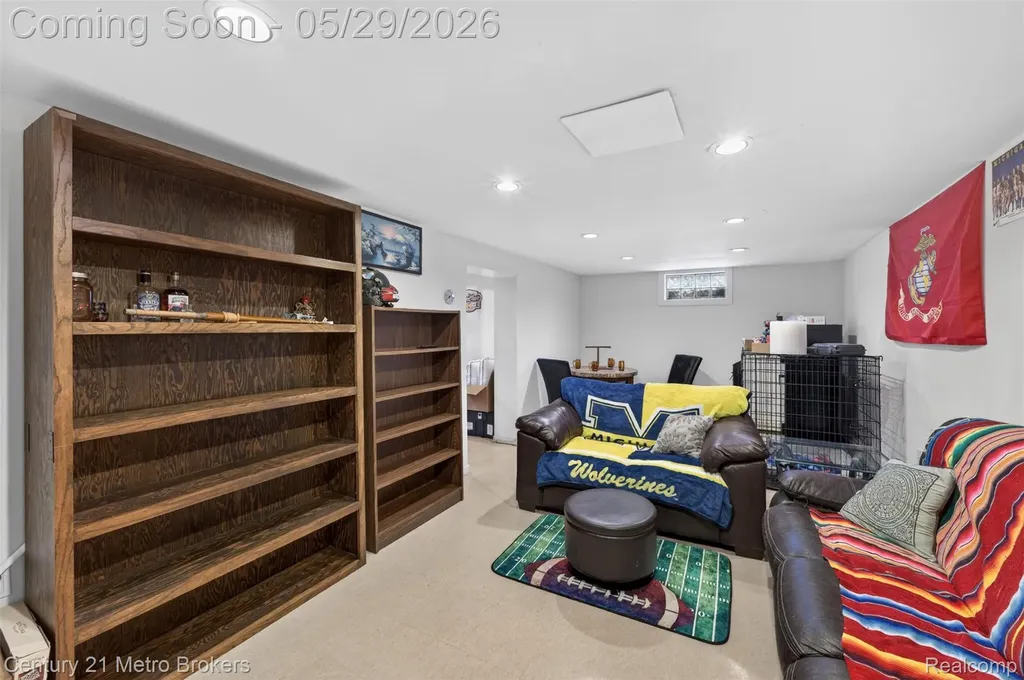 985 S Park Street Highland Charter Township MI 48356