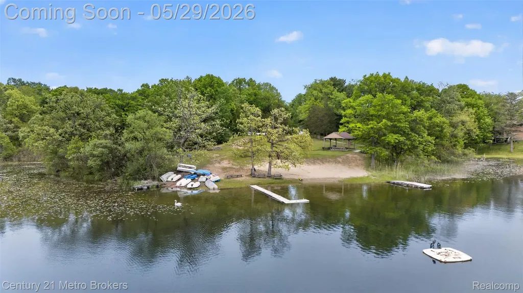 985 S Park Street Highland Charter Township MI 48356