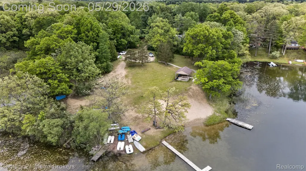 985 S Park Street Highland Charter Township MI 48356
