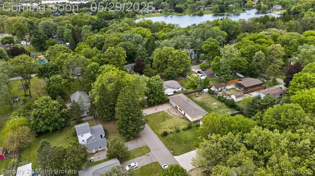 985 S Park Street Highland Charter Township MI 48356