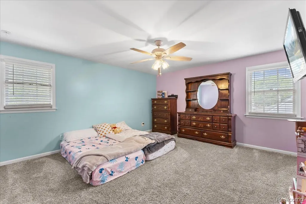 253 N Rose Street Mt. Clemens City MI 48043