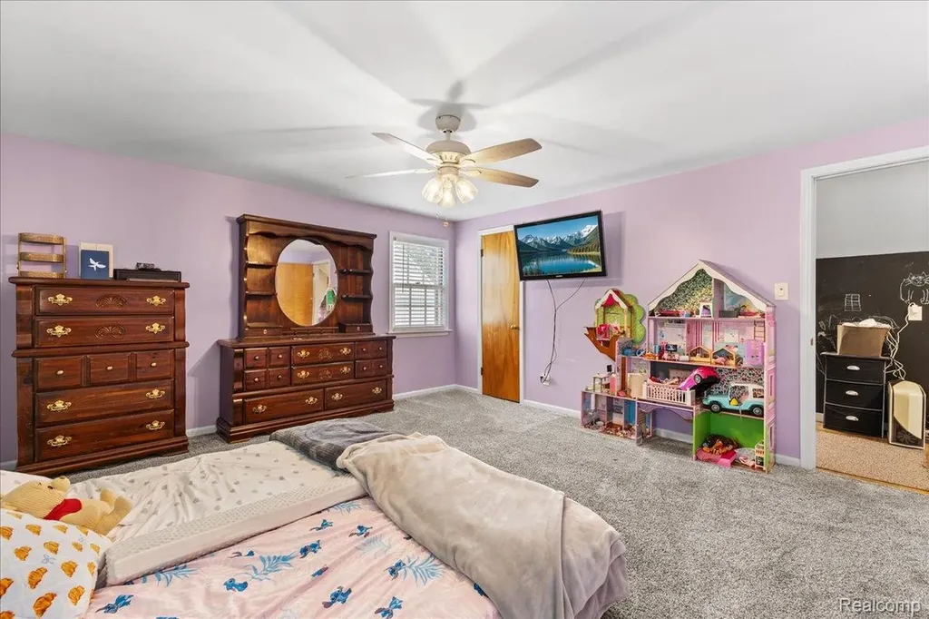 253 N Rose Street Mt. Clemens City MI 48043