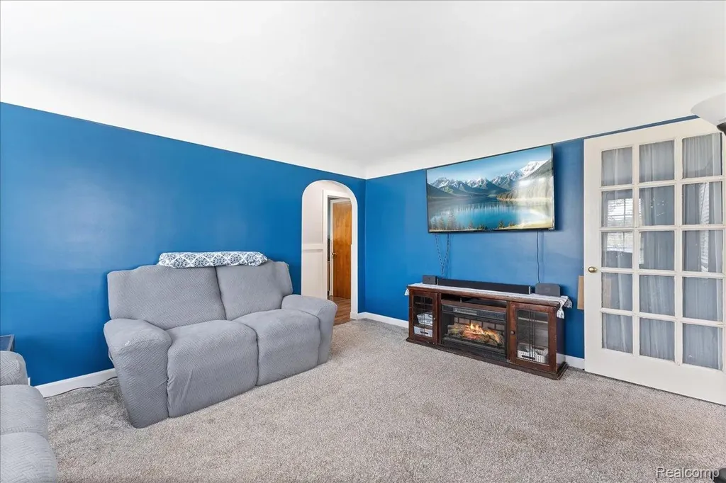 253 N Rose Street Mt. Clemens City MI 48043