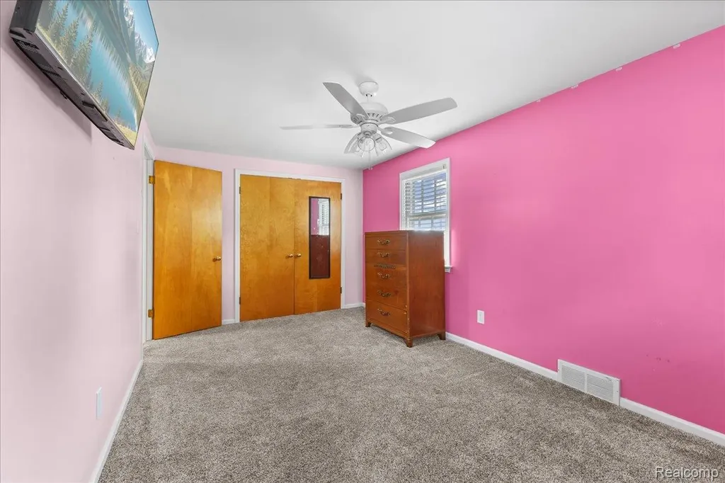 253 N Rose Street Mt. Clemens City MI 48043