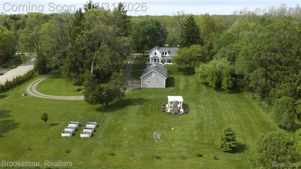 8322 Buckell Lake Groveland Township MI 48442