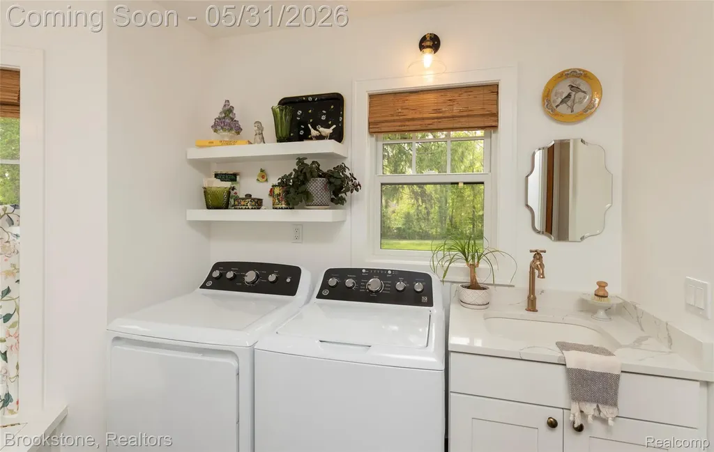 8322 Buckell Lake Groveland Township MI 48442
