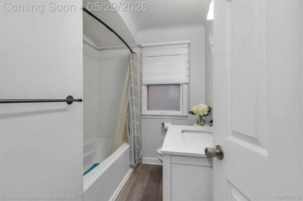 474 Madison Street Grosse Pointe Farms City MI 48236