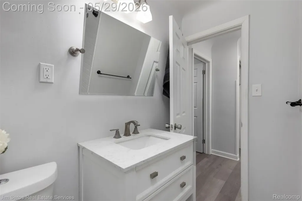 474 Madison Street Grosse Pointe Farms City MI 48236