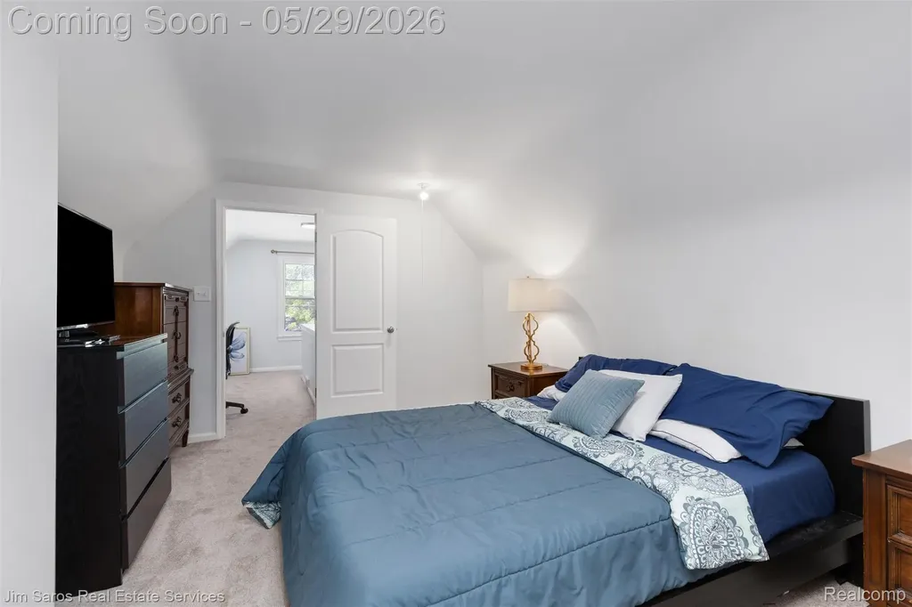 474 Madison Street Grosse Pointe Farms City MI 48236
