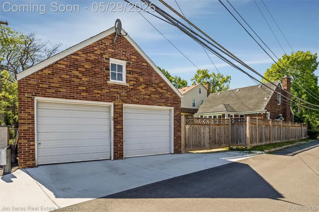 474 Madison Street Grosse Pointe Farms City MI 48236