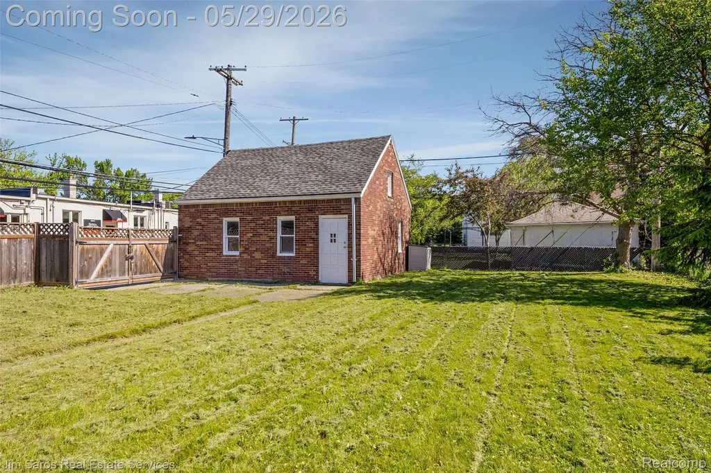 474 Madison Street Grosse Pointe Farms City MI 48236
