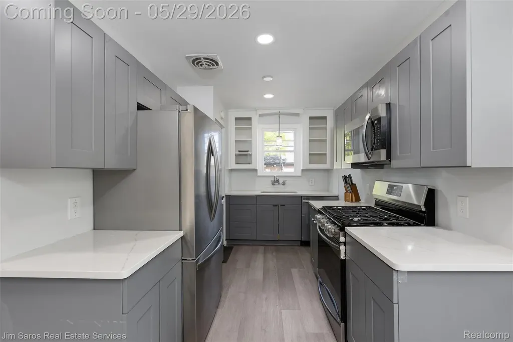 474 Madison Street Grosse Pointe Farms City MI 48236