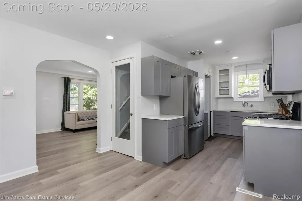 474 Madison Street Grosse Pointe Farms City MI 48236