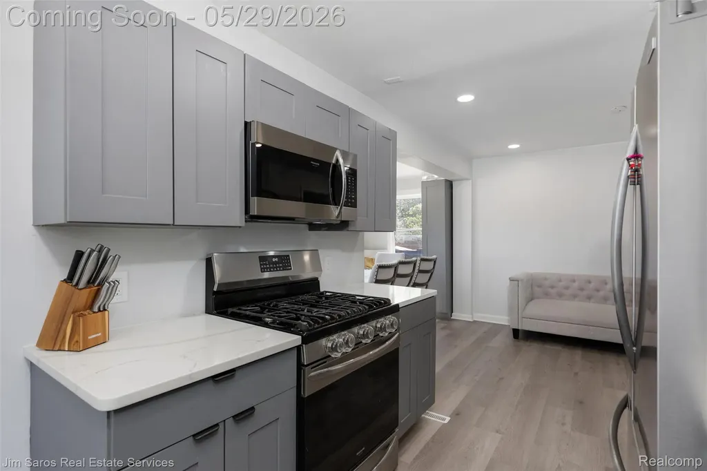 474 Madison Street Grosse Pointe Farms City MI 48236