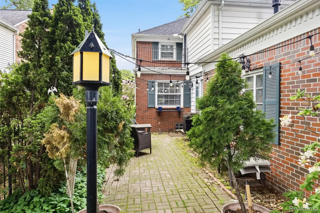 840 Beechmont Street Dearborn City MI 48124