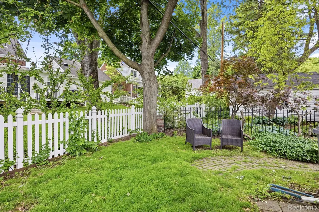 840 Beechmont Street Dearborn City MI 48124