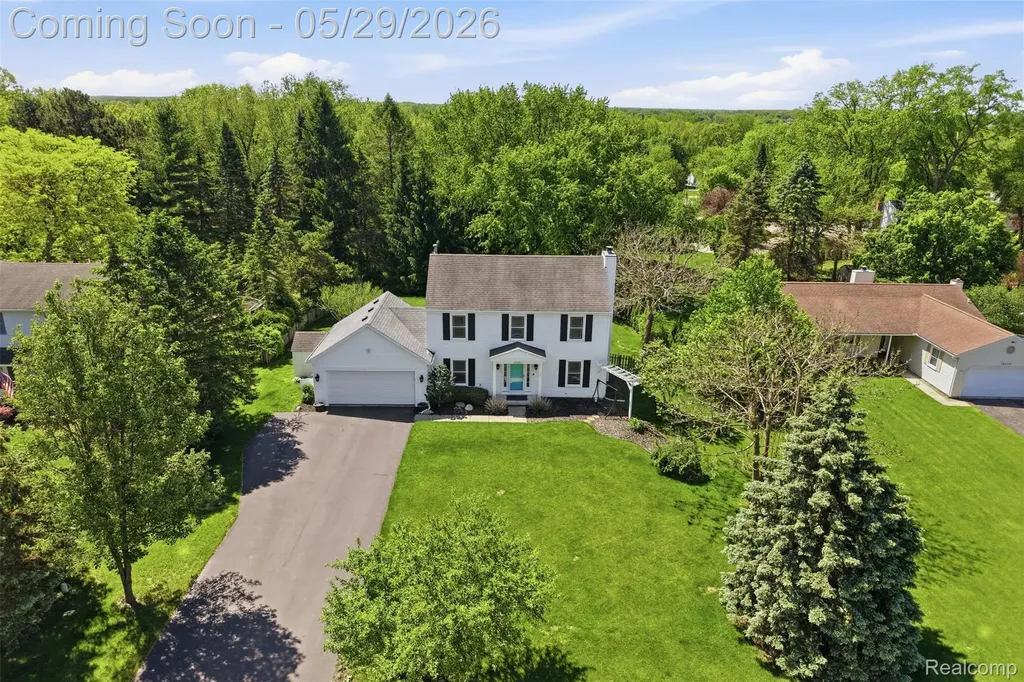 60491 Lamplighter Drive Lyon Charter Township MI 48165