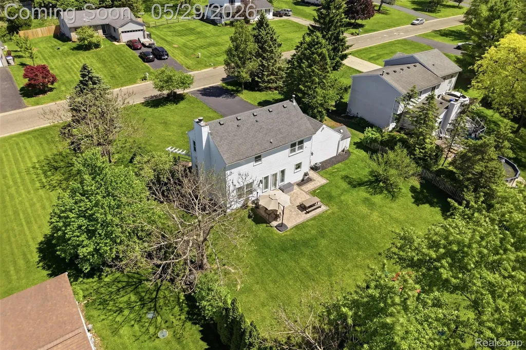 60491 Lamplighter Drive Lyon Charter Township MI 48165