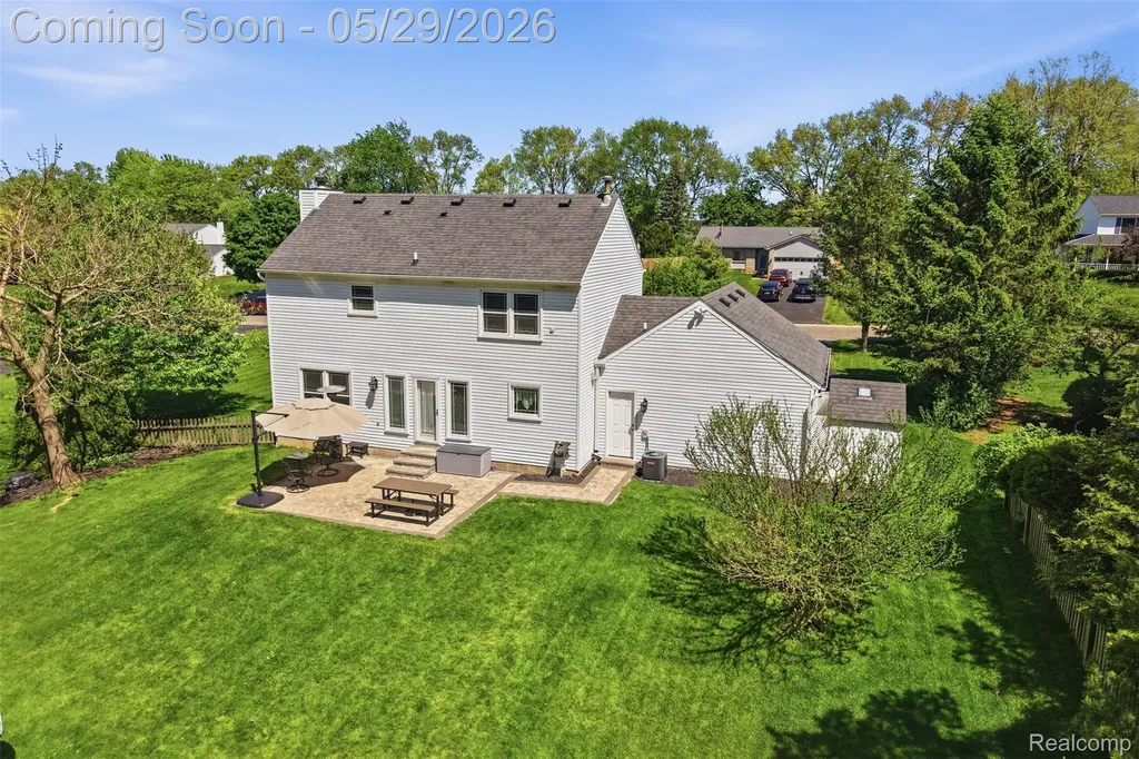 60491 Lamplighter Drive Lyon Charter Township MI 48165