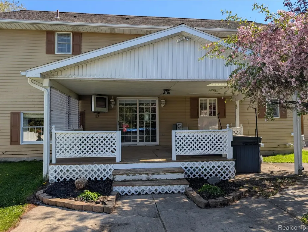 285 W Irwin Street Bad Axe City MI 48413