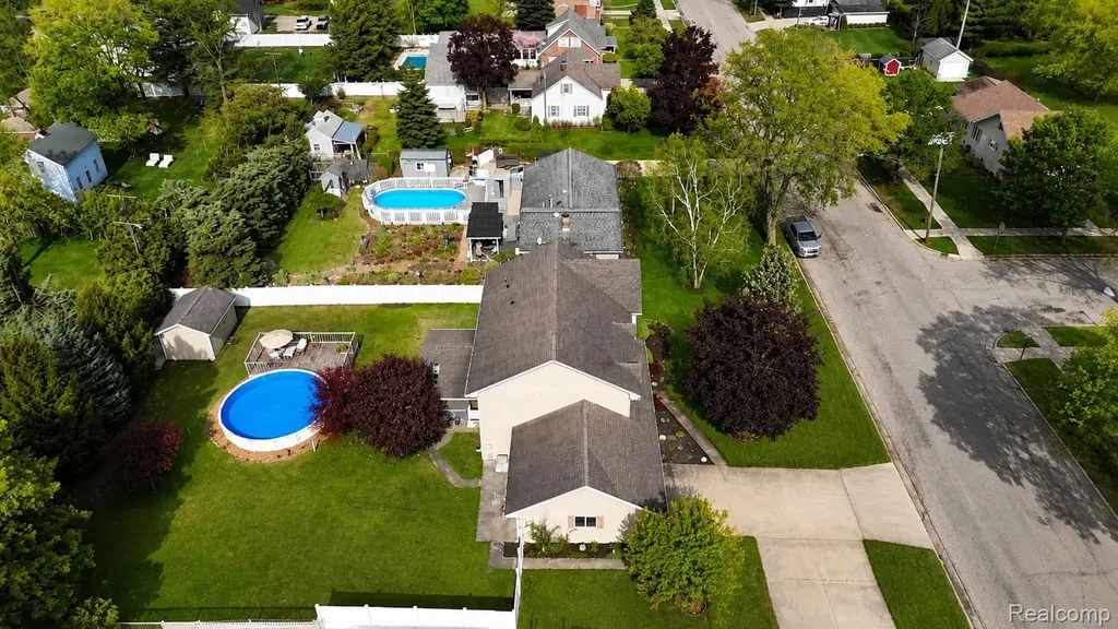 285 W Irwin Street Bad Axe City MI 48413