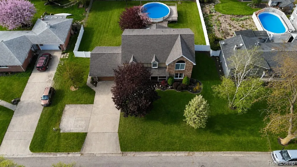 285 W Irwin Street Bad Axe City MI 48413