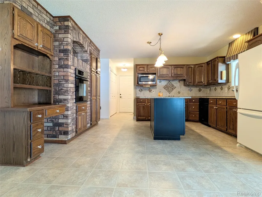 285 W Irwin Street Bad Axe City MI 48413
