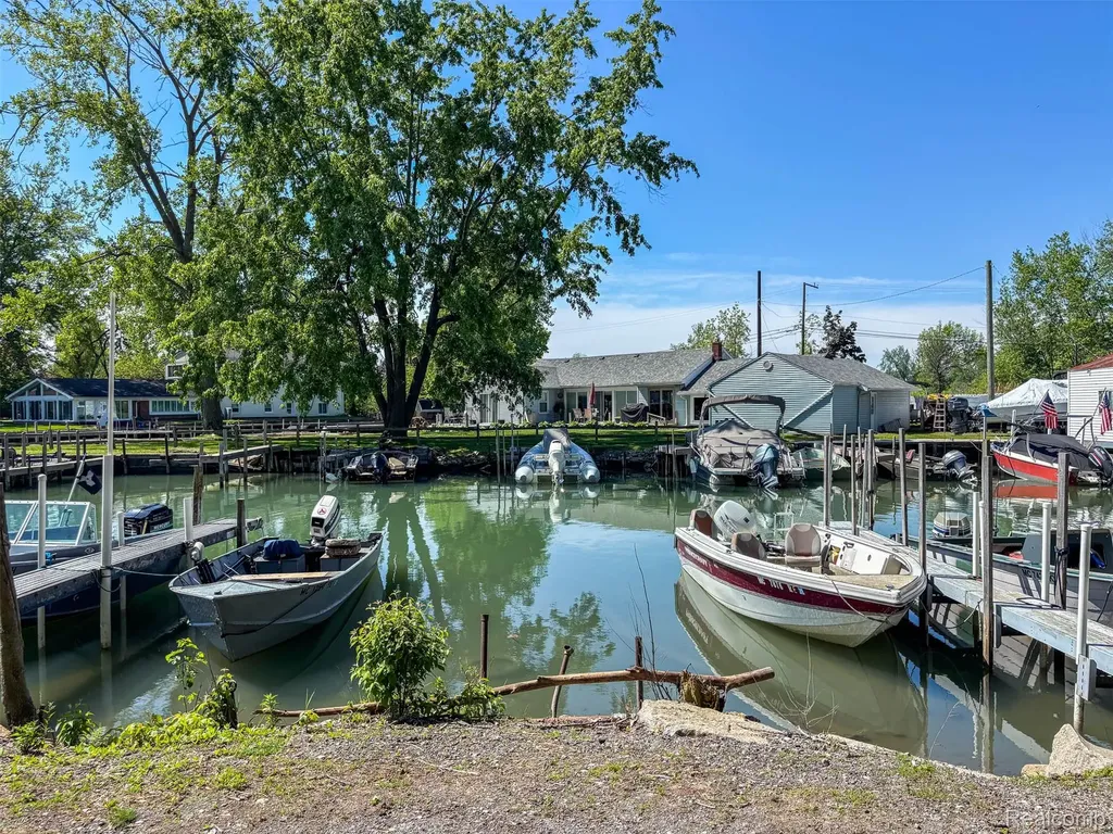 River Ln River Lane Boat Wells Grosse Ile Township MI 48138